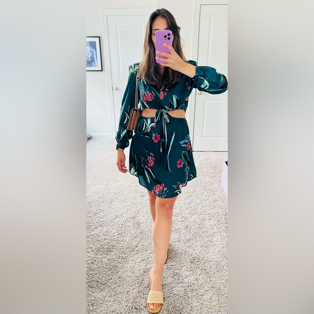 🌿 Green Floral Dress – Boutique Brazil, Size Small, Lightweight & Chic.